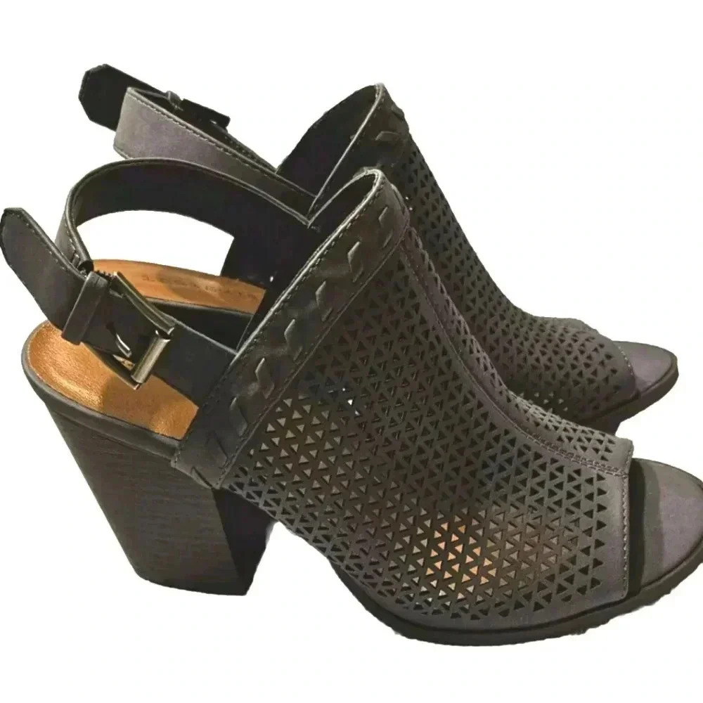 New Indigo Rd. Grey Sandals Women's 7M Slingback Block Heels Casual Open Toe